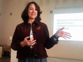 На площадке лектория «ZИНОВЬЕВ» выступила кандидат педагогических наук Анна Воронцова