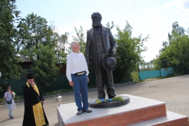 В Костроме открыли памятник меценату Третьякову